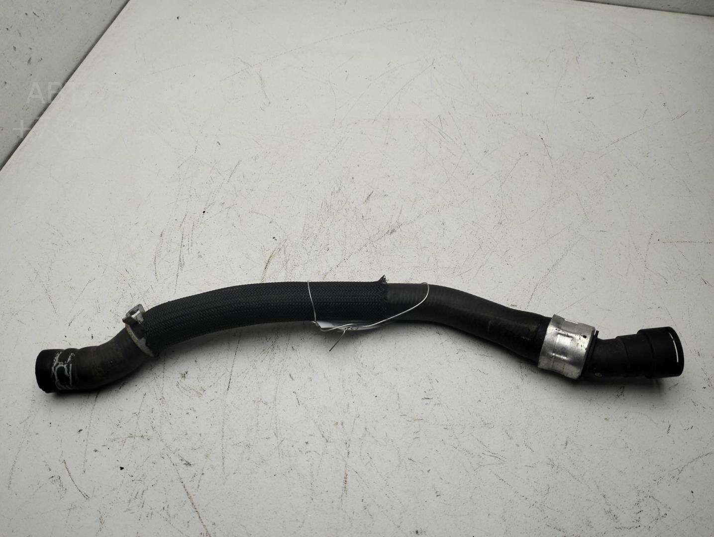 Патрубок отопителя