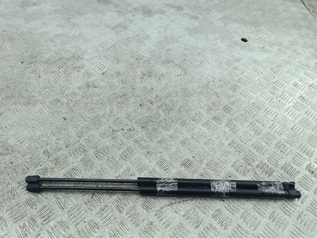 Амортизатор крышки багажника