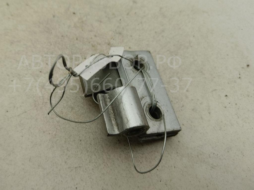 Петля двери