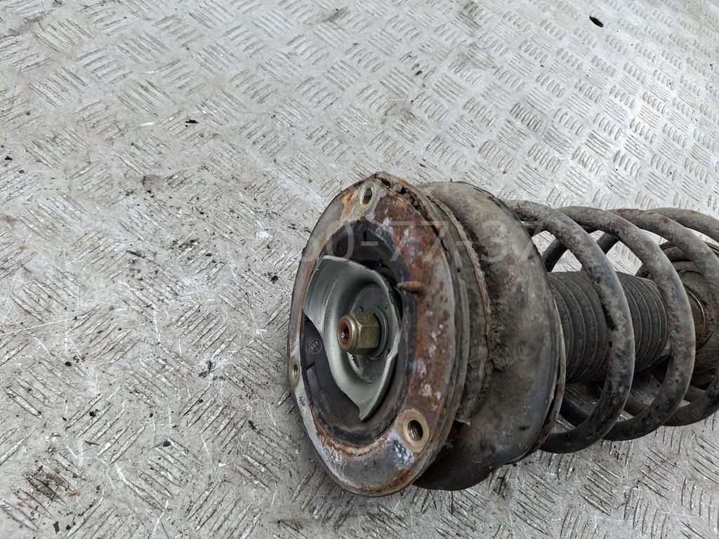 Амортизатор передний правый