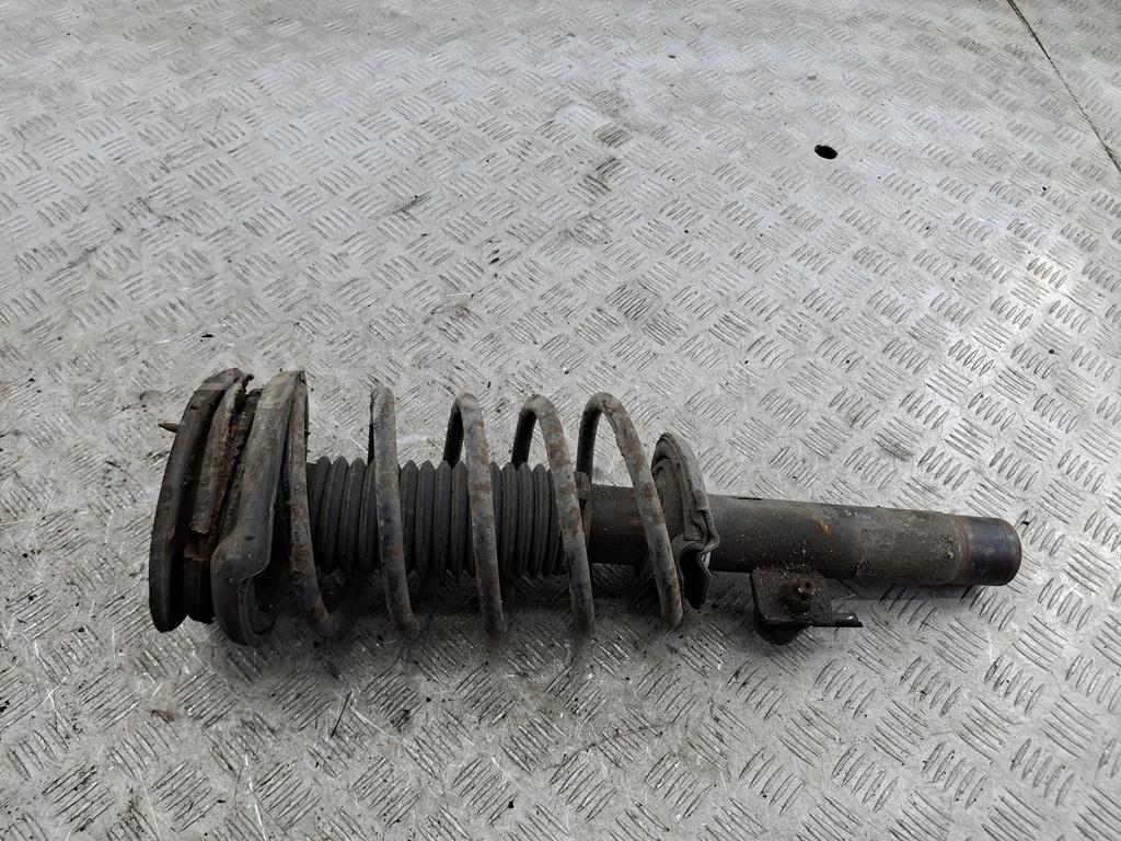 Амортизатор передний правый