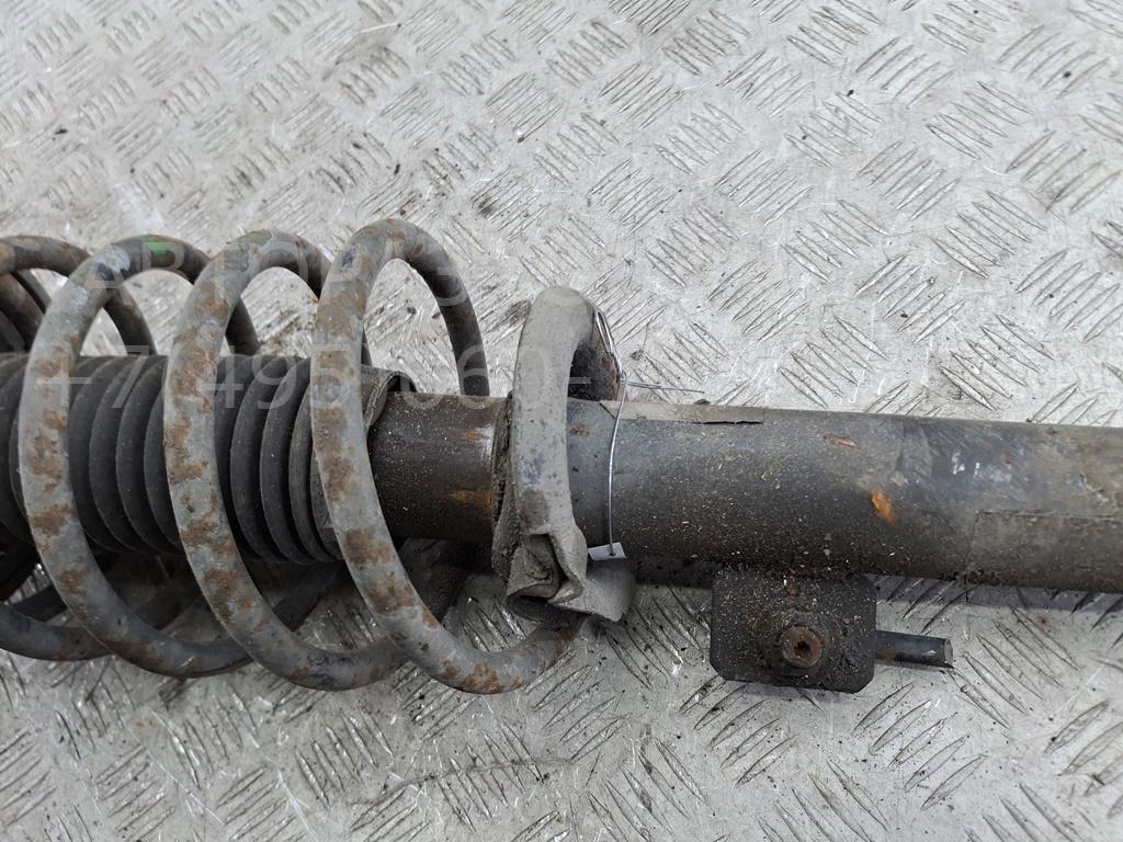 Амортизатор передний правый