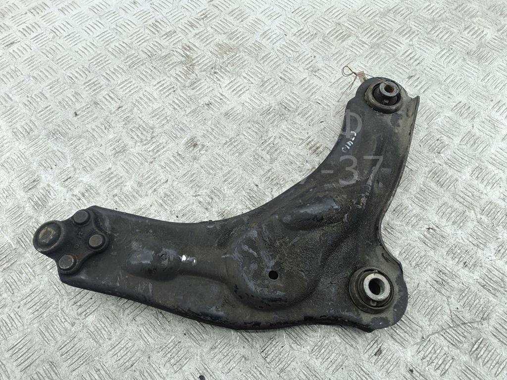 Рычаг передний левый