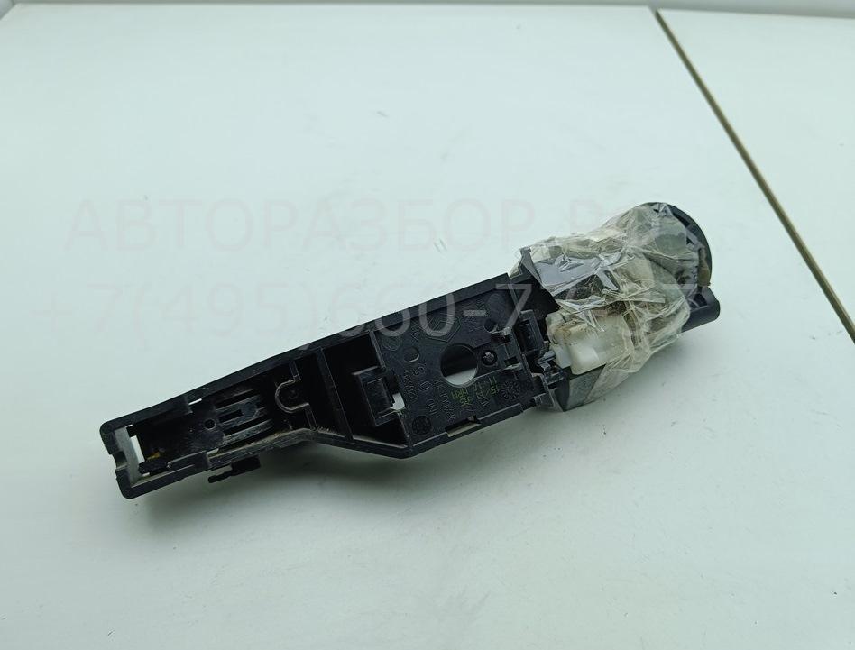 Ручка двери передней наружная правая