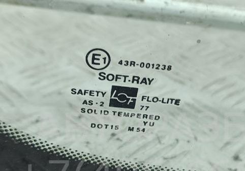 Стекло двери задней правой