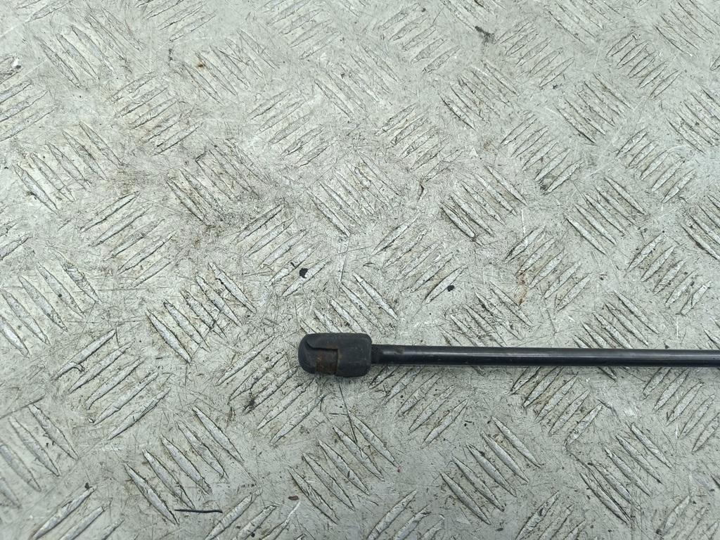 Амортизатор капота