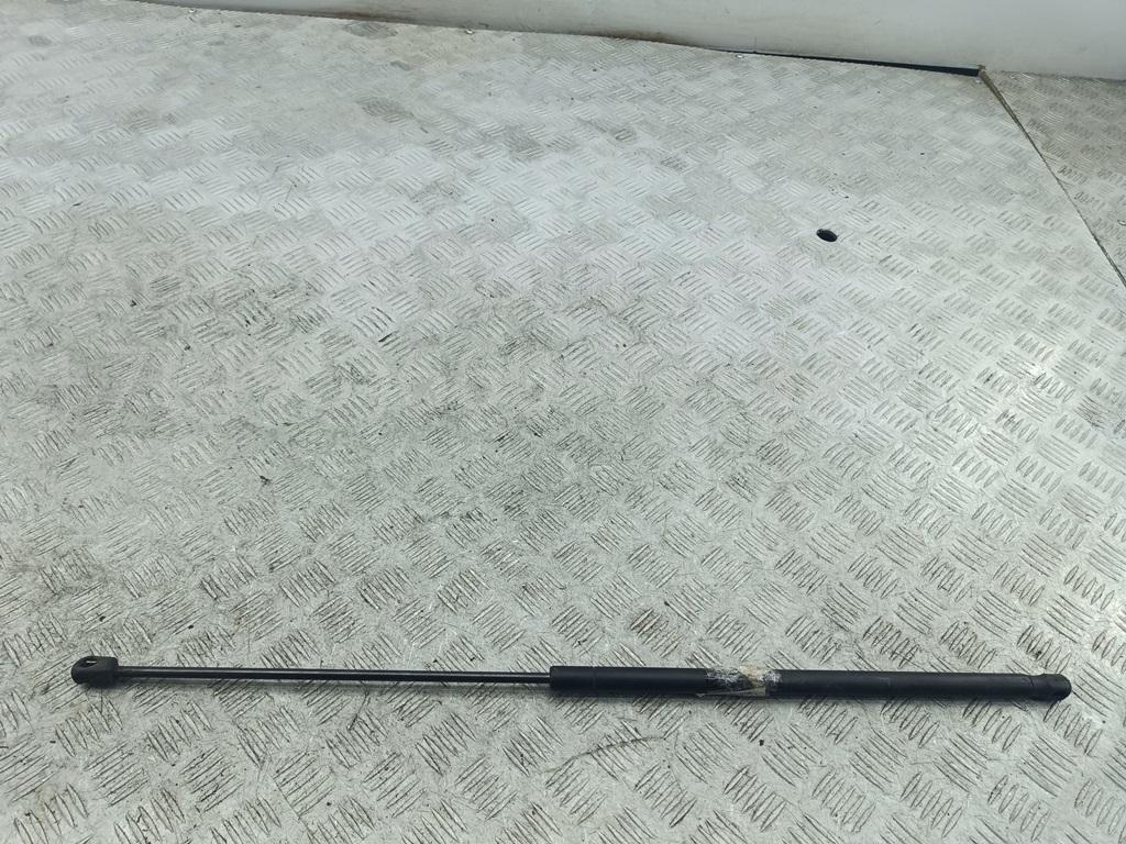 Амортизатор капота