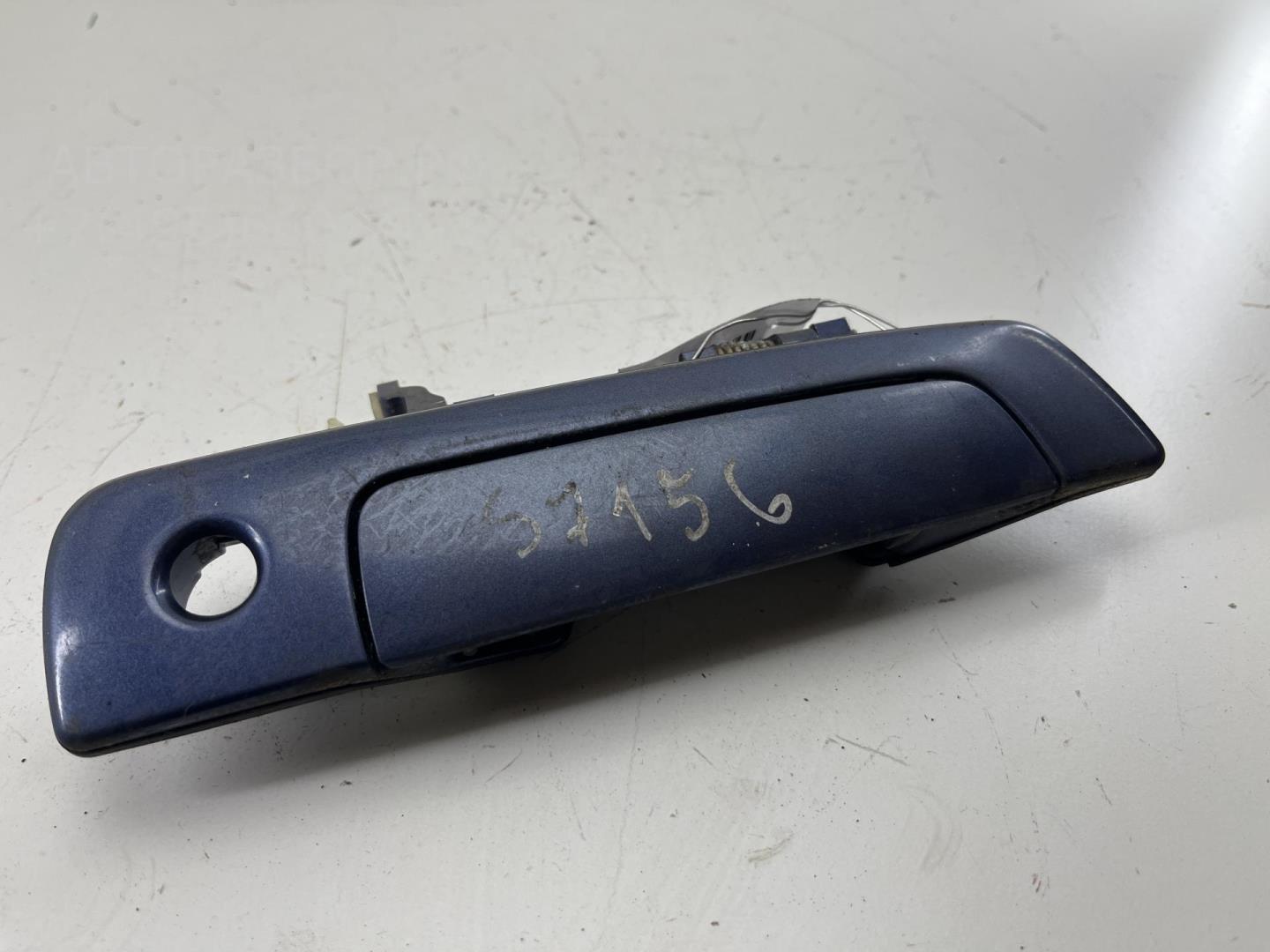 Ручка двери передней наружная правая