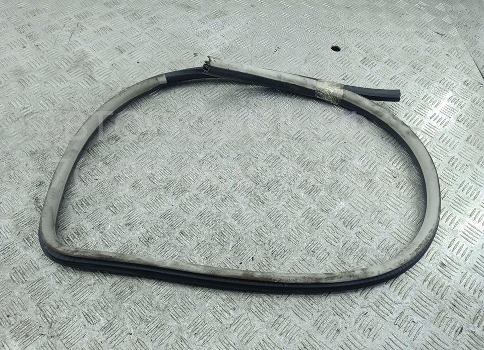 Уплотнитель двери