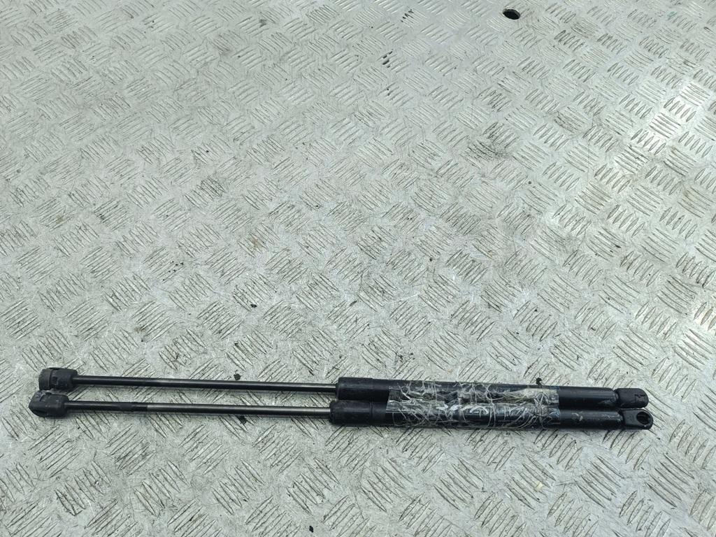 Амортизатор крышки багажника