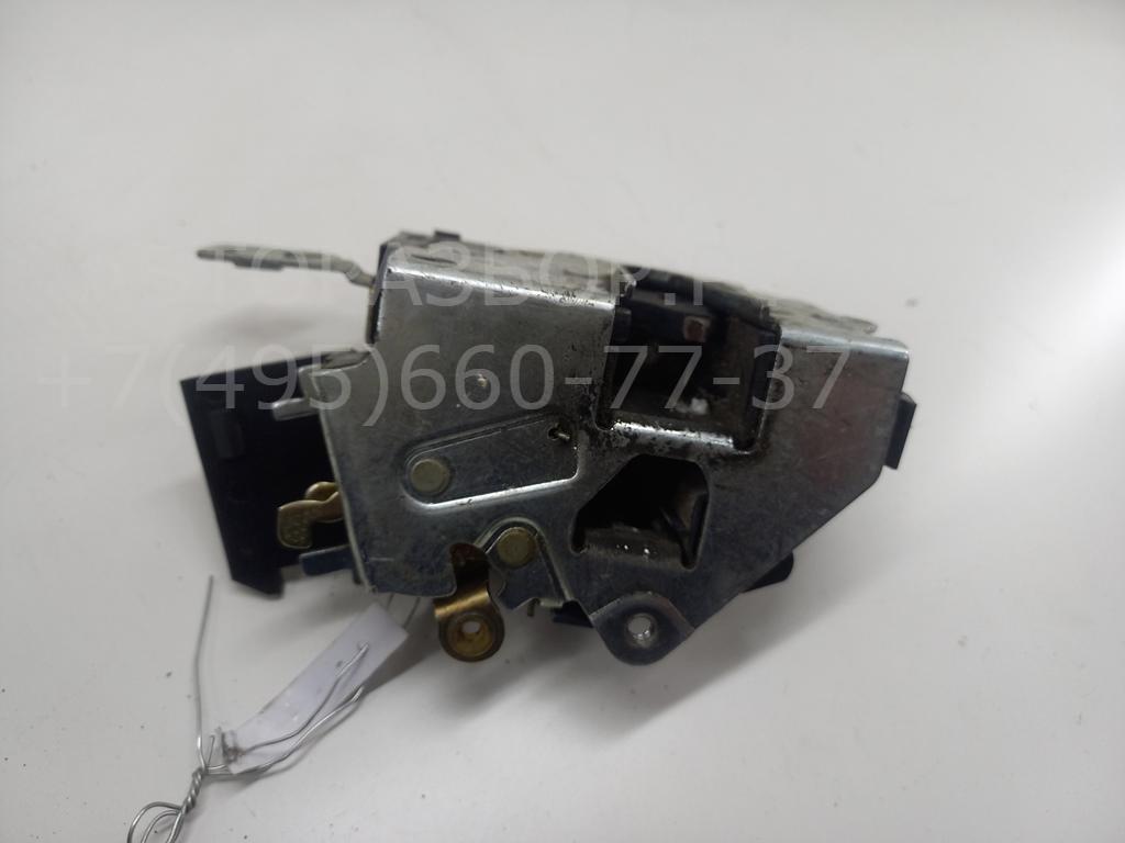 Замок двери передней правой