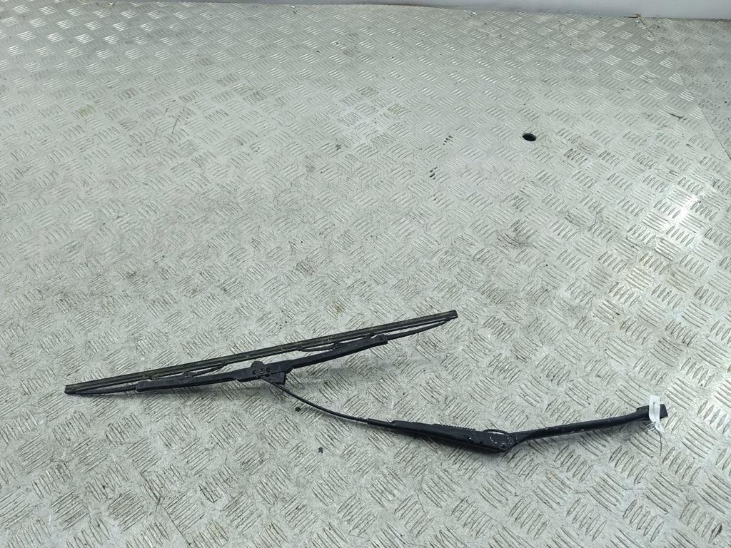 Поводок стеклоочистителя передний правый
