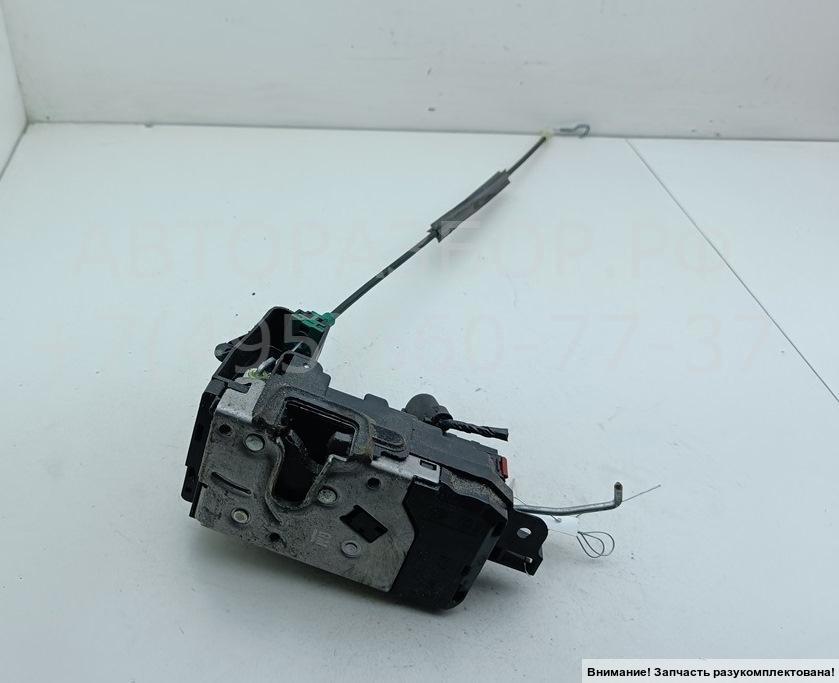 Замок двери передней правой