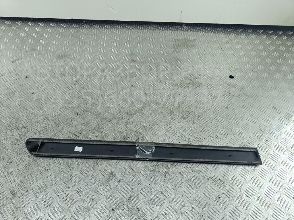 Накладка двери задней левой