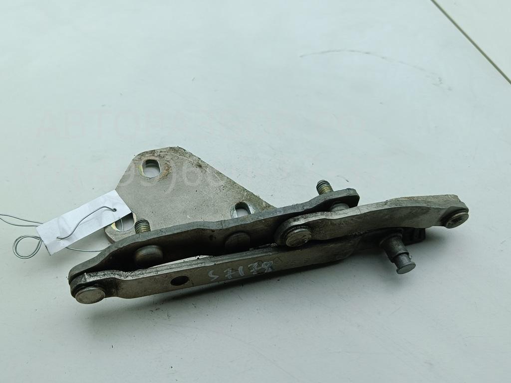 Петля капота правая