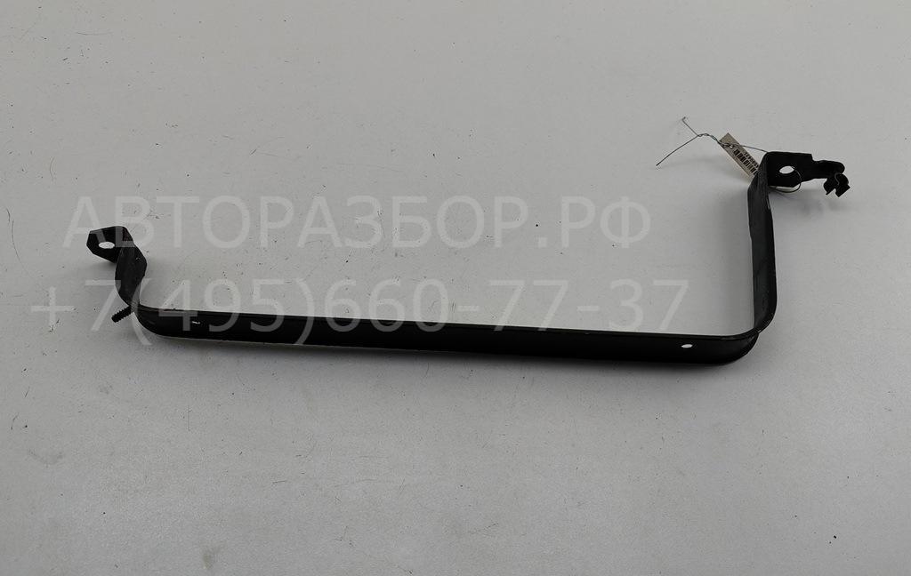 Кронштейн крепления топливного бака