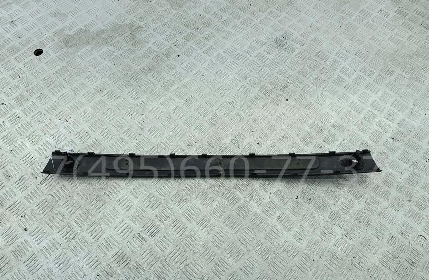 Молдинг переднего бампера