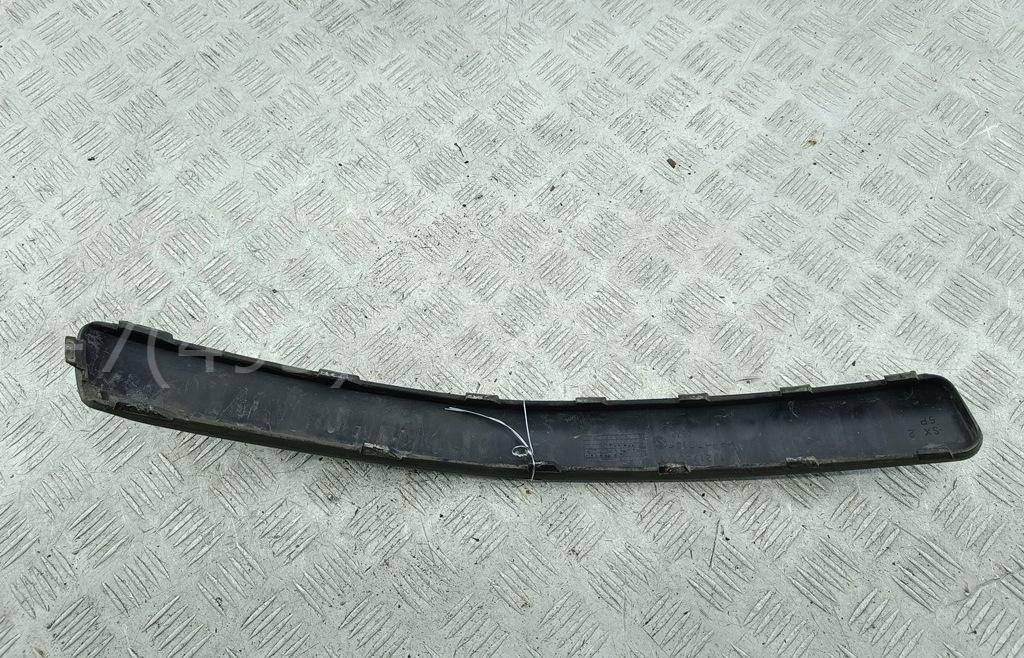 Молдинг переднего бампера левый