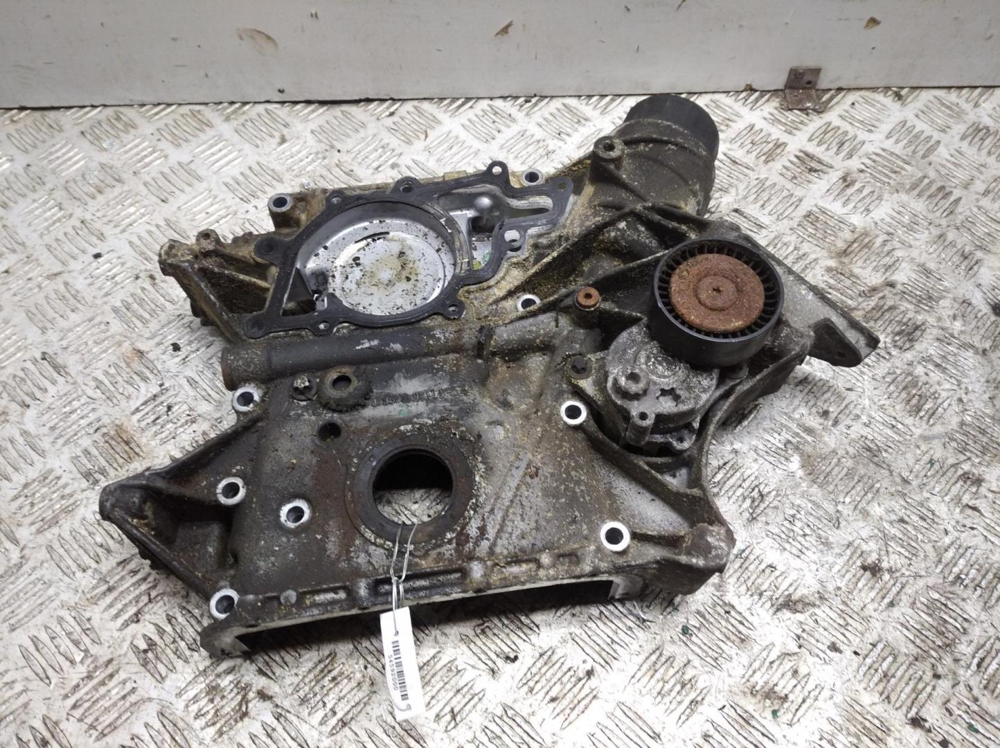 Крышка двигателя передняя