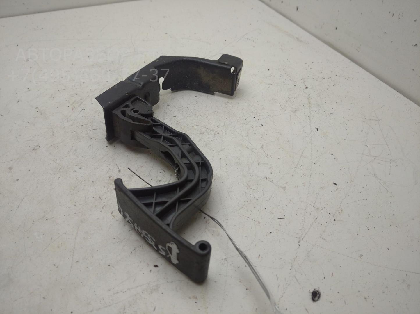 Ручка открывания капота