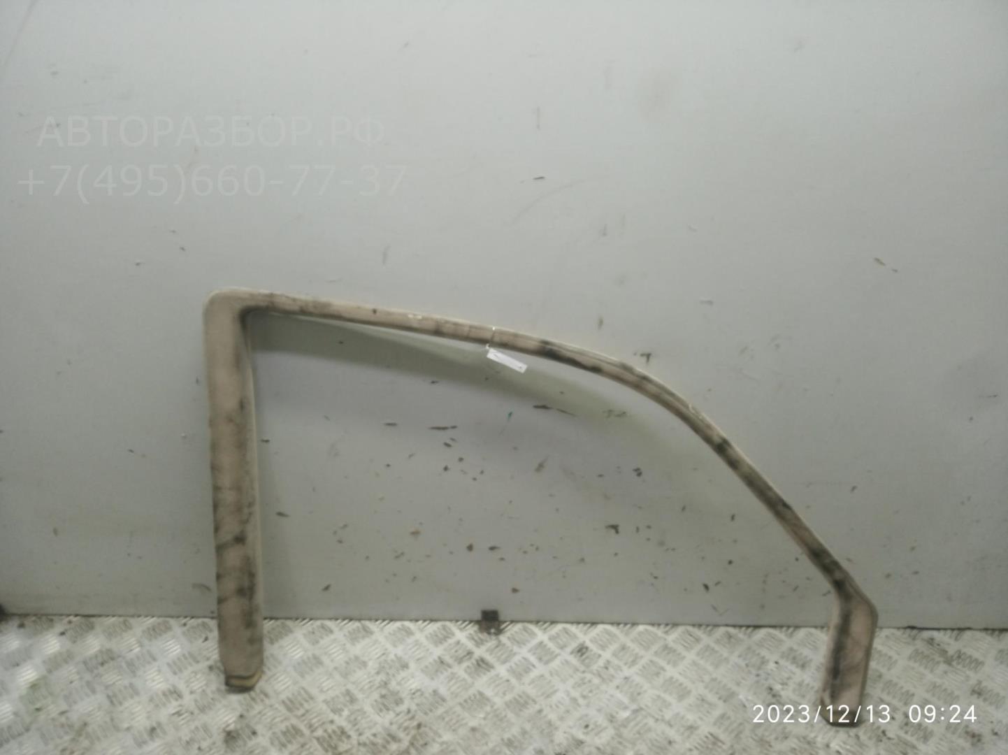 Обшивка двери передней левой