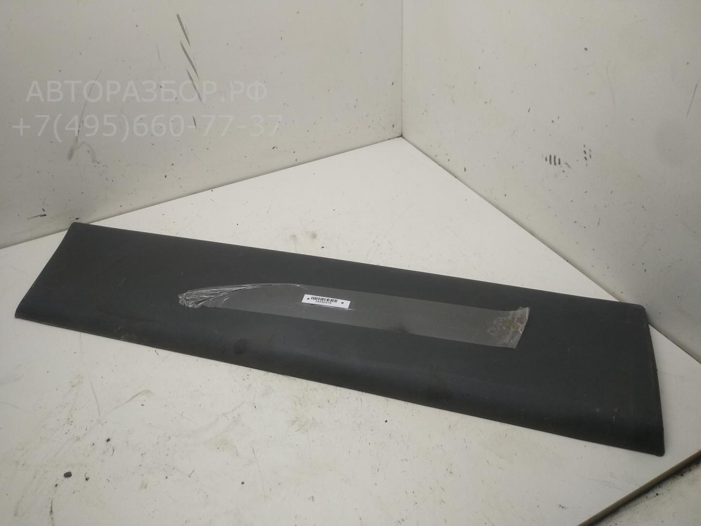 Молдинг двери передней левой