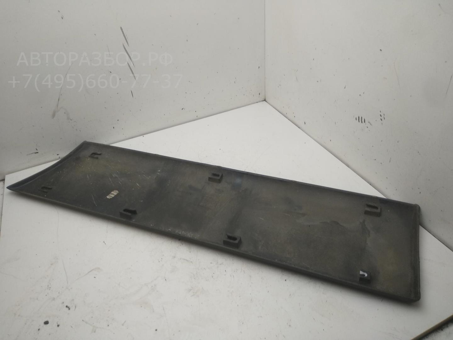 Молдинг двери передней левой