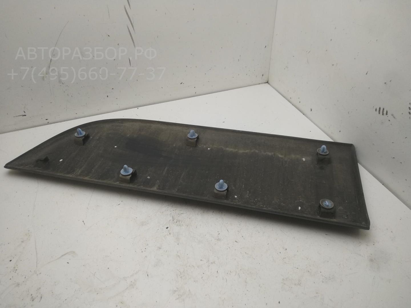 Молдинг двери передней левой