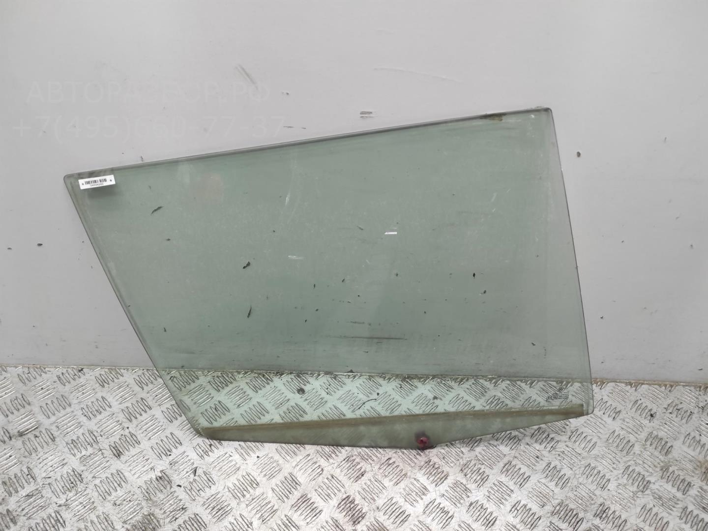 Стекло двери задней правой