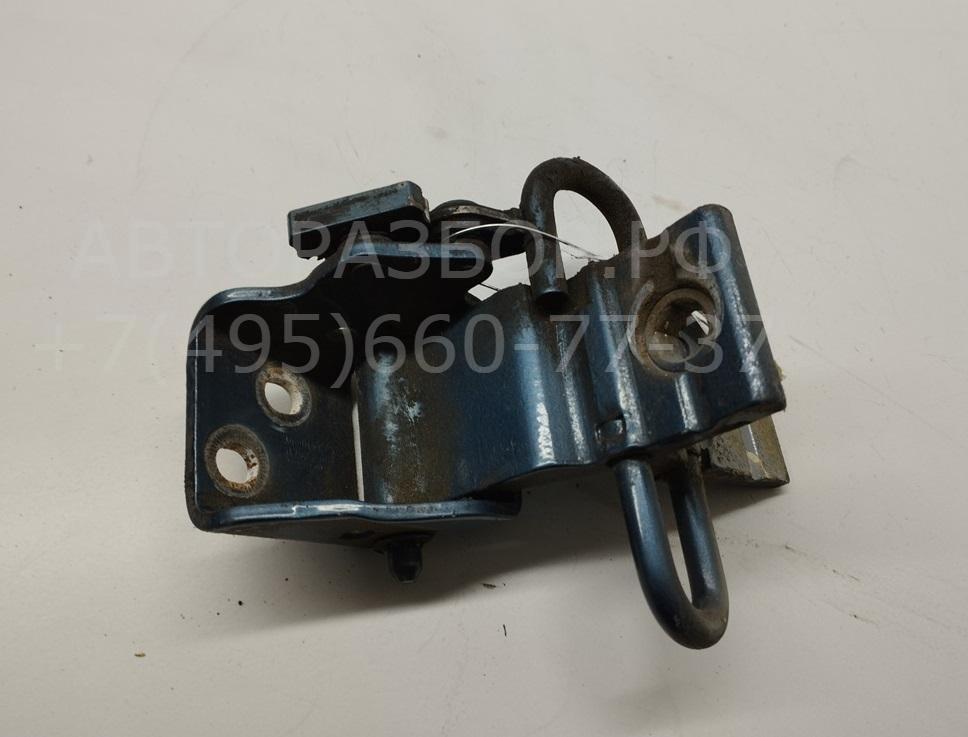 Петля двери