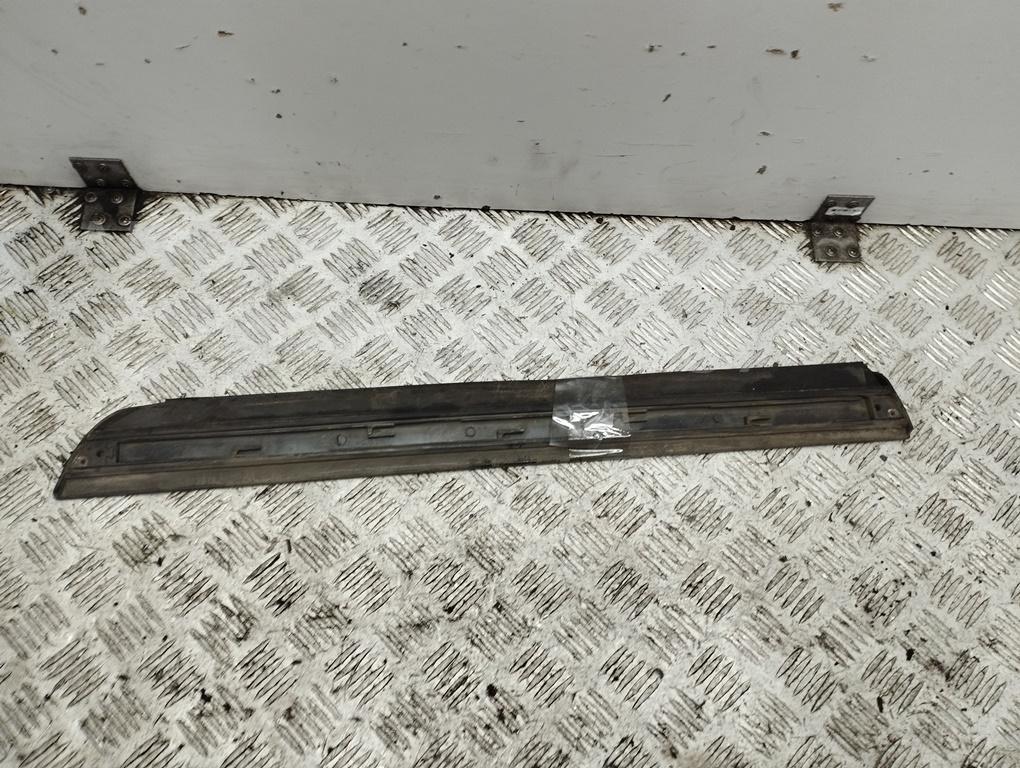 Накладка двери задней правой