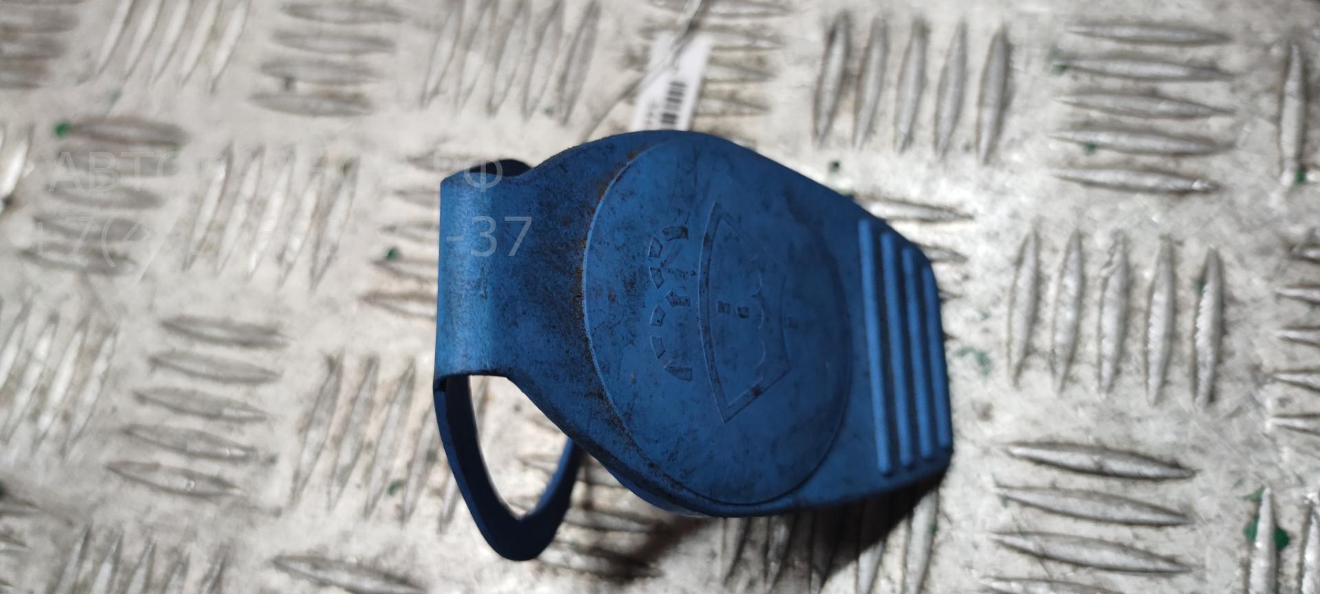 Крышка бачка омывателя