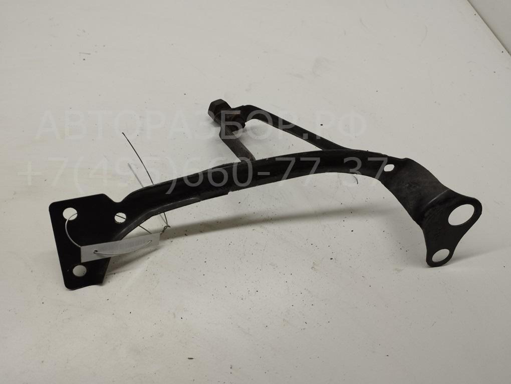 Кронштейн переднего бампера левый