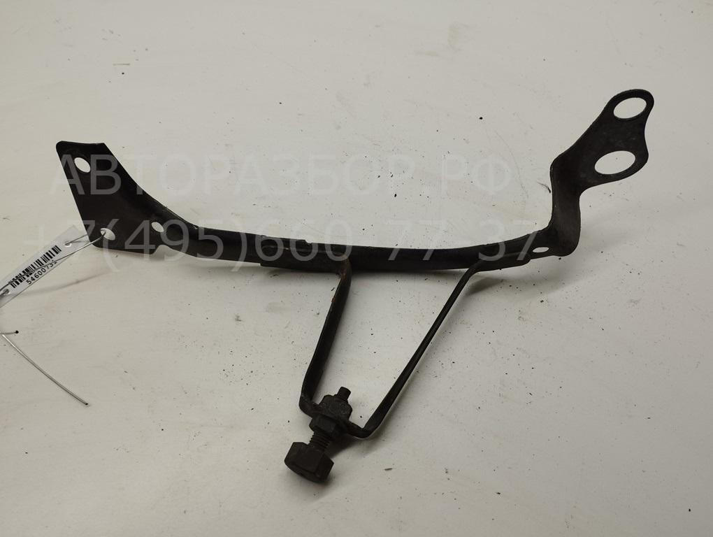 Кронштейн переднего бампера левый