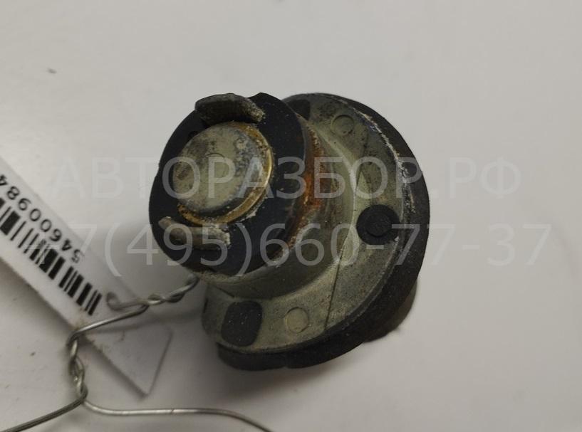 Вставка замка багажника