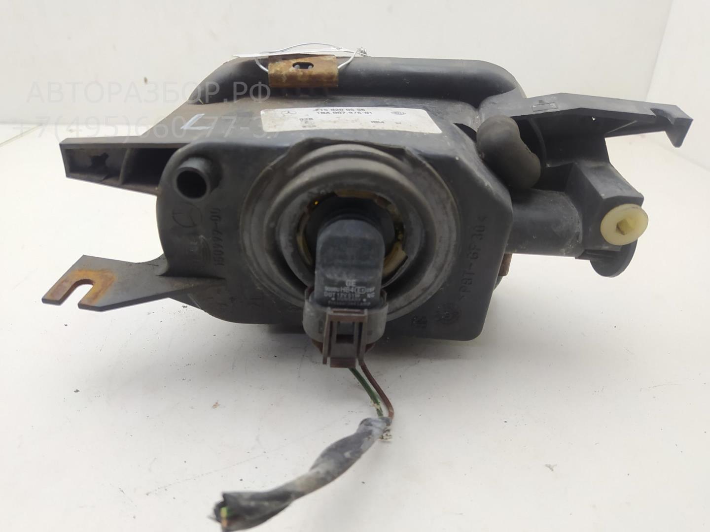 Фара противотуманная левая