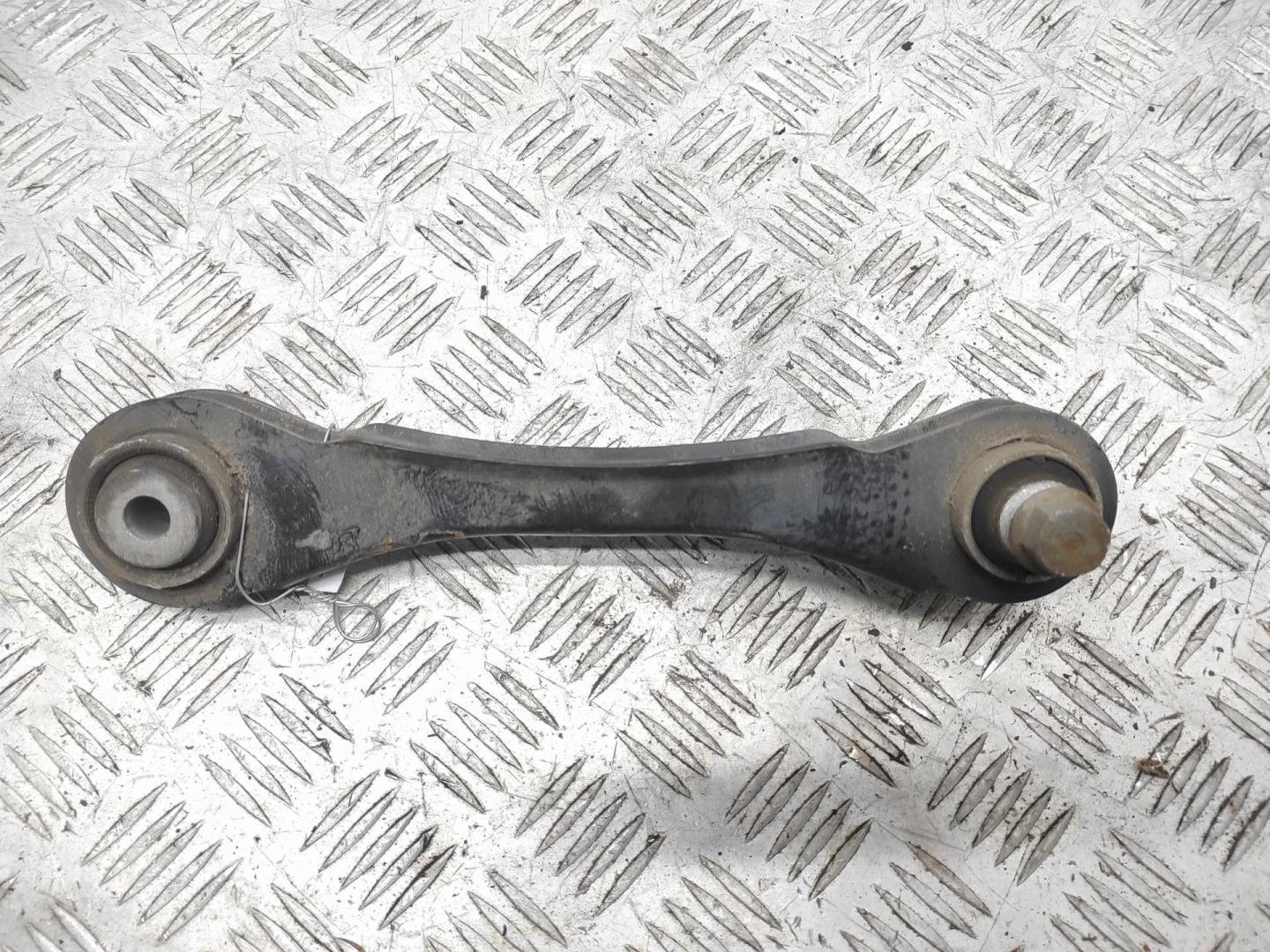 Рычаг задний правый