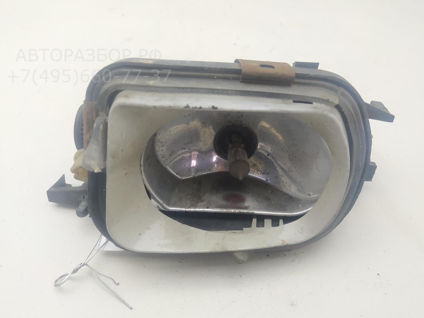 Фара противотуманная правая