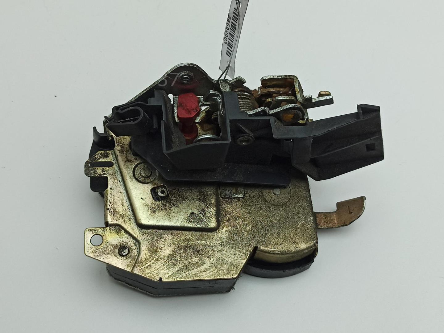 Замок двери задней левой