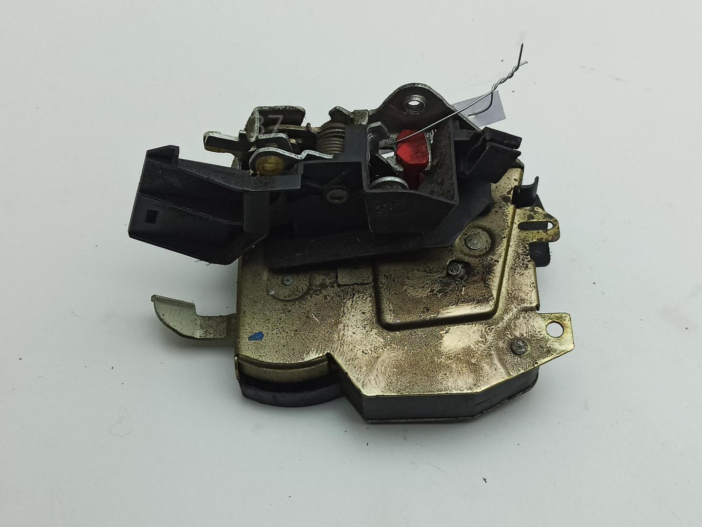 Замок двери задней правой