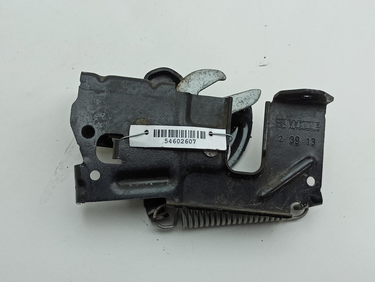 Замок капота