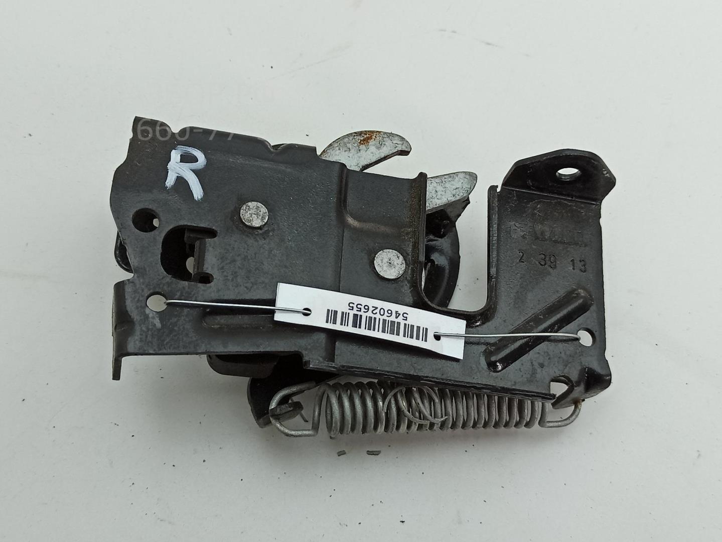 Замок капота