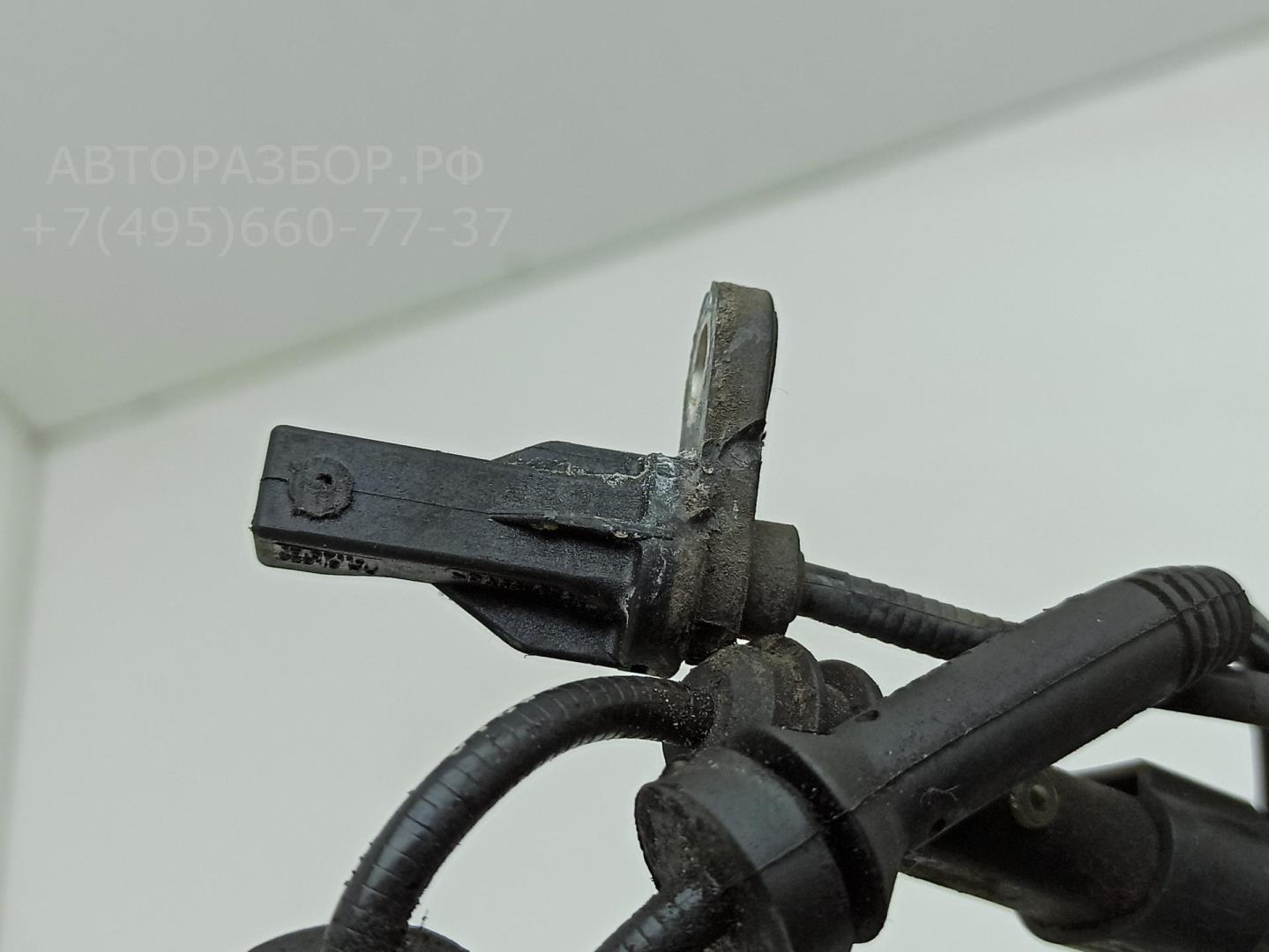 Датчик ABS передний