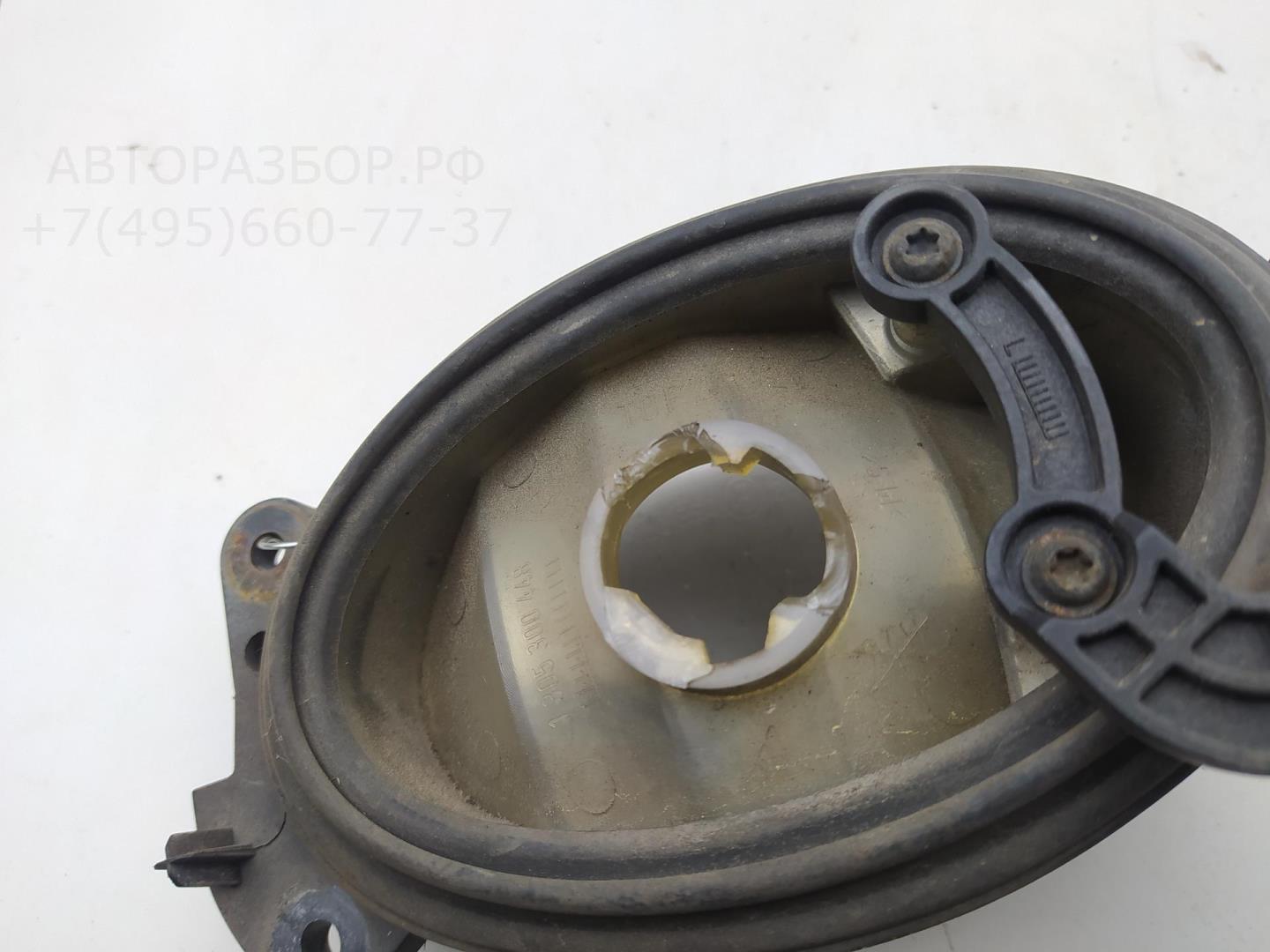 Фара противотуманная левая