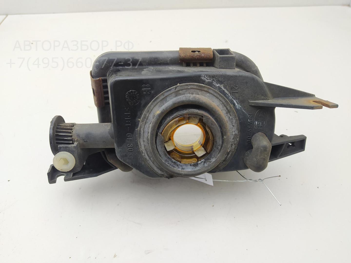 Фара противотуманная левая