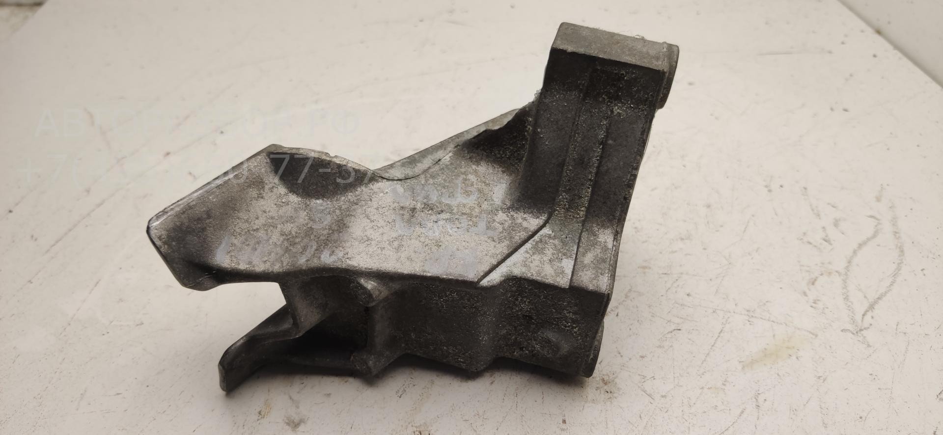 Кронштейн (сопут. товар)