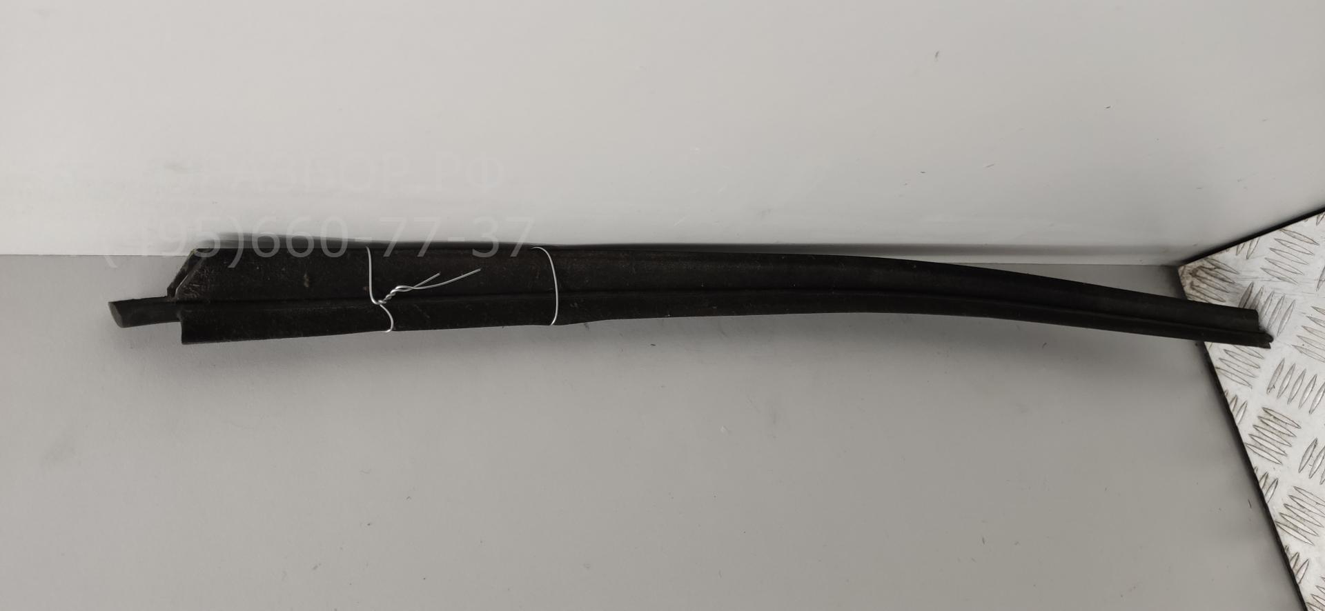 Накладка стекла заднего правого