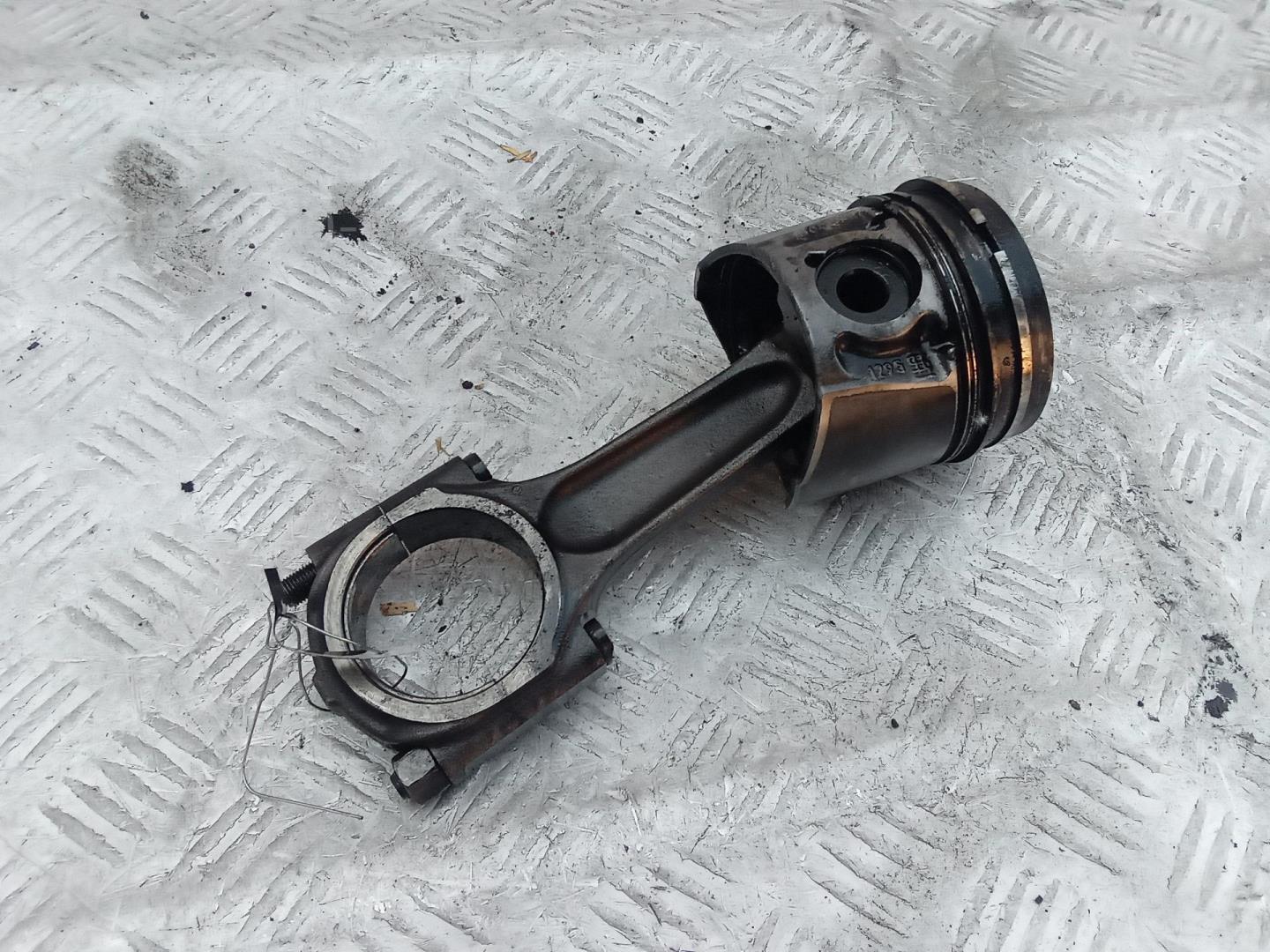 Поршень с шатуном