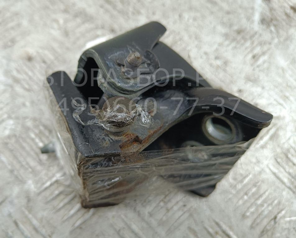 Петля двери