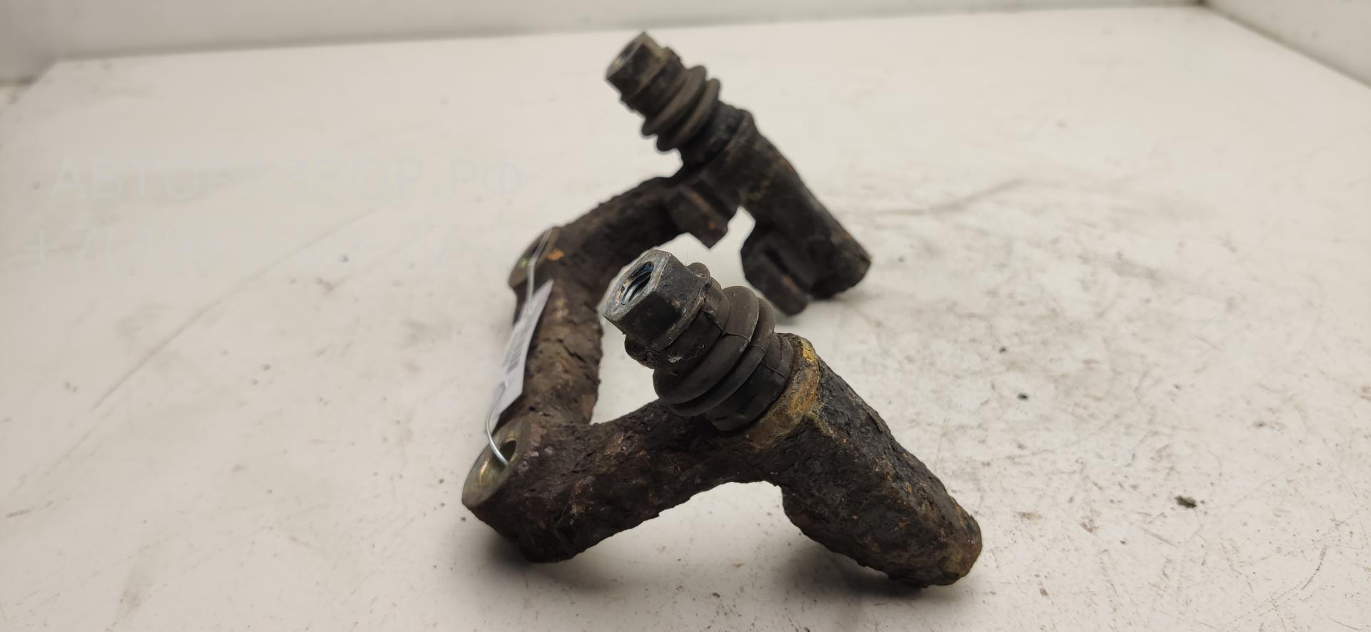 Скоба суппорта заднего